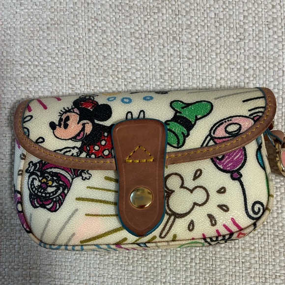 Dooney & Bourke Borsa A Mano Kirby Tatum Wristlet - Portafoglio Con Cinturino, 8.5x4 Pollici, Molti Scomparti, Pelle